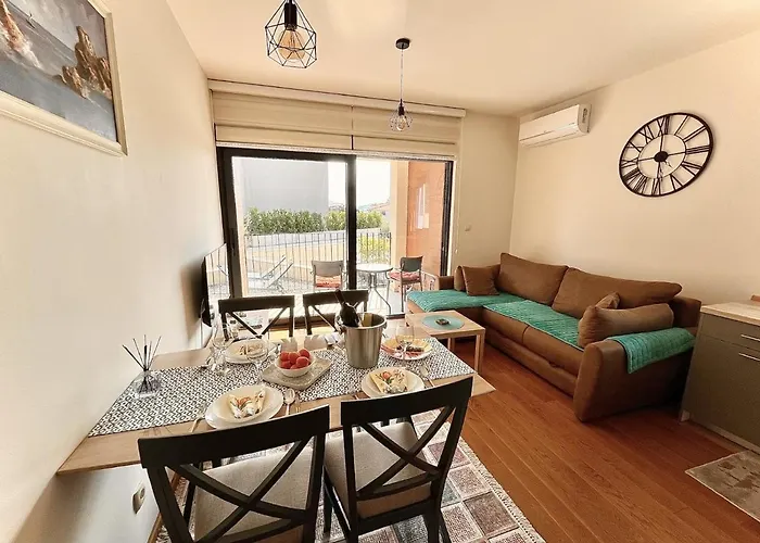 Fides Stylish Apartments Tivat With Pool